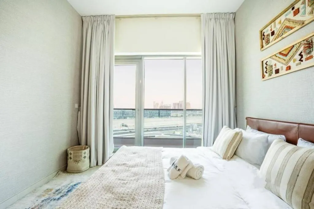 Luxury 1-Bedroom Oasis Near Downtown Dubai 0*,