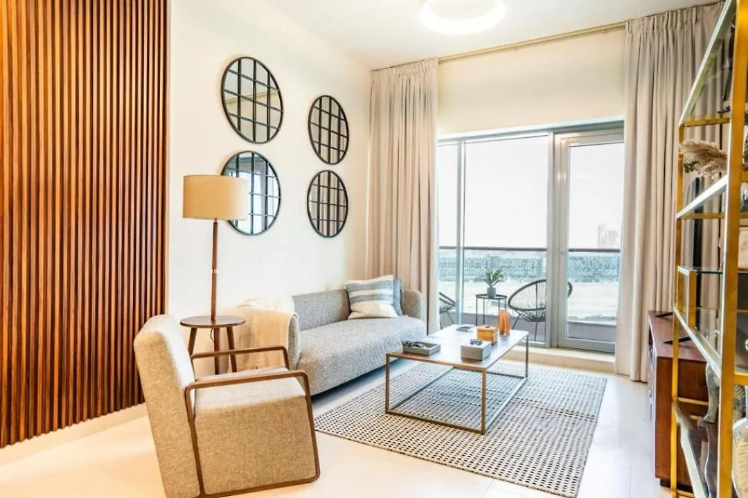 Luxury 1-Bedroom Oasis Near Downtown Dubai United Arab Emirates